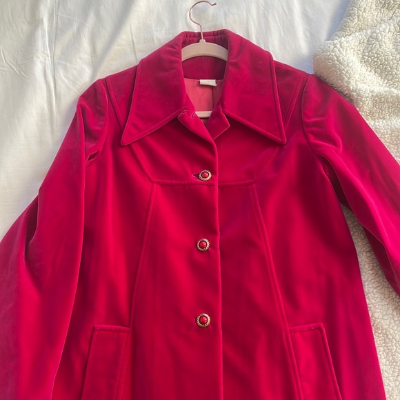 VINTAGE Raspberry Velvet Coat - Picture 2 of 12